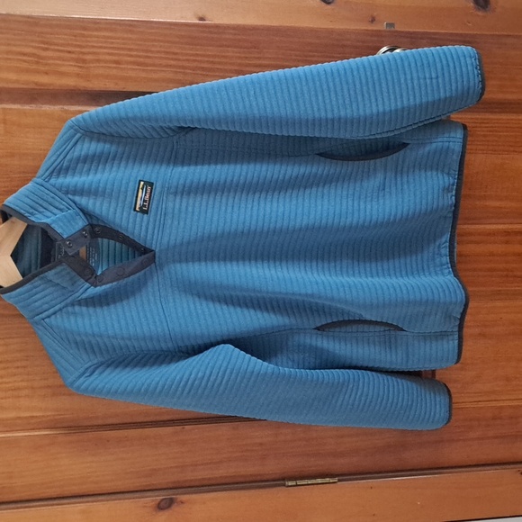 1/4 snap-up L.L. Bean pullover. Color is more of a faded teal. No signs of wear. - Picture 2 of 6